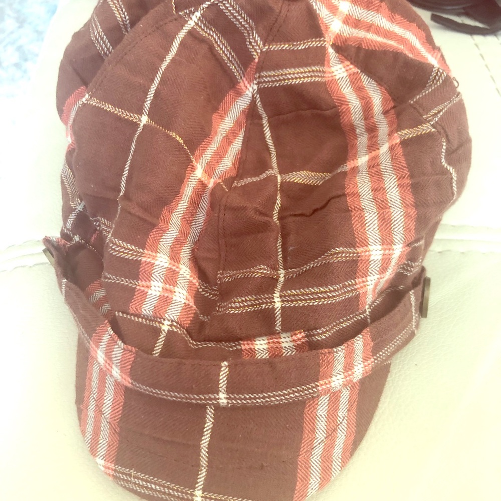 3/$25 Fashion hat Manhattan hat company